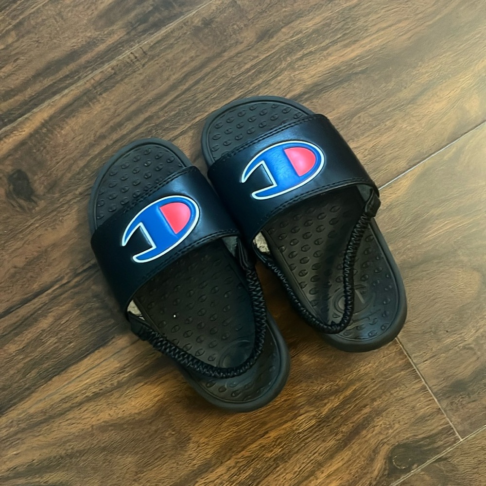 Toddler champion sandals size 9